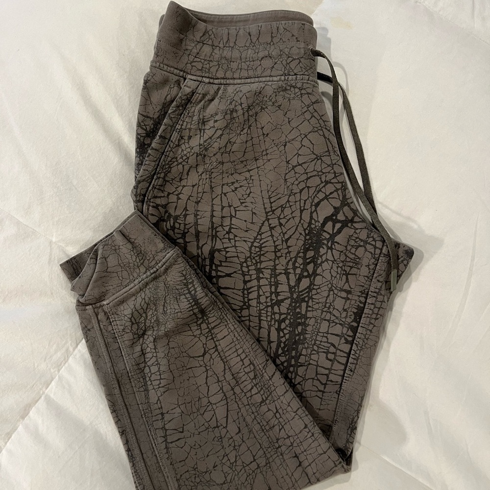 Lululemon Warm Down High-Rise Jogger - size 10